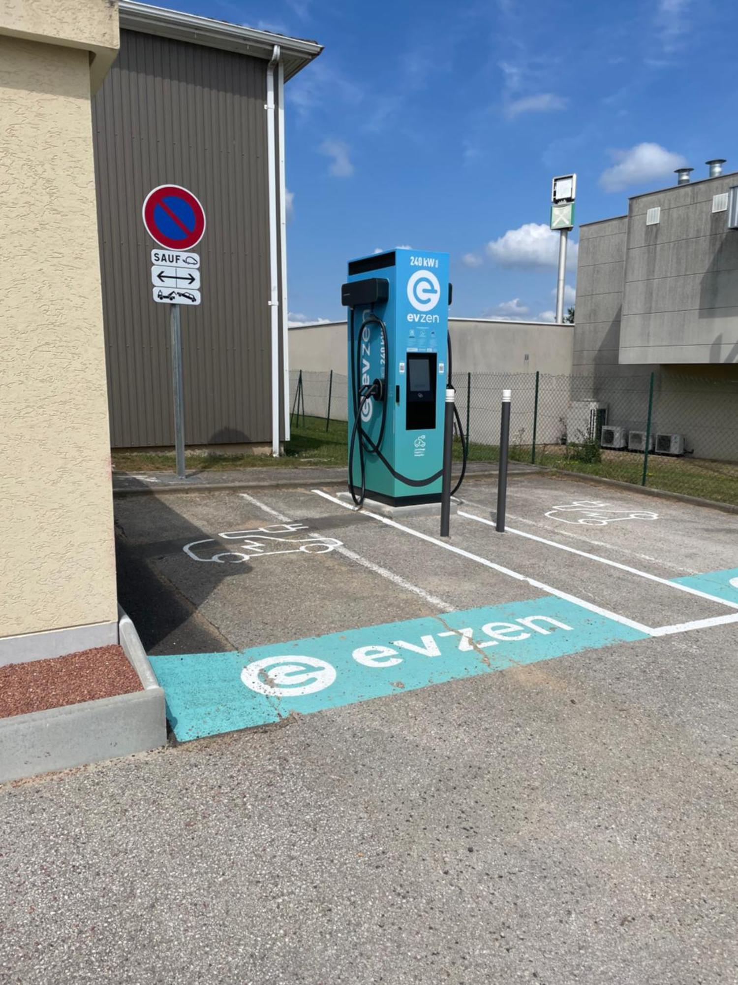 Brit Hotel Macon Nord Autoroute Du Soleil エクステリア 写真
